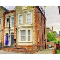 2 Bed Flat - Sleeps 5 - Pets - Parking - Wifi