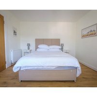 Gorgeous Fully Refurbished Centrally Located Cosy Cottage