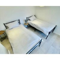 2 Bed Flat - Sleeps 5 - Parking - Wifi
