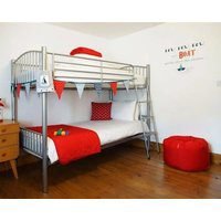 Lletyr Adar - Four Bedroom Cottage Sleeps 10