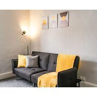 Town Centre Apartment | Sleeps 2-4 | Trendy | Modern | Ideal Getaway