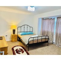 Cosy Ensuit In A Calm Environment 1 Min Walk To Bus Stand With Free Parking.