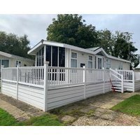 Valencia 2 Bedrooms Lakeside Lodge