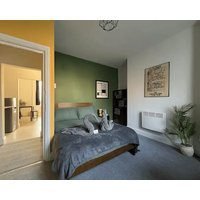 Central Seaside Apartment with Home Cinema