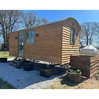 Luxury Shepherds Hut near Glamorgan Coast