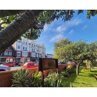Charming 2-bedroom Apartment In Delightful Craig Y Don Less Than 100m From Beach