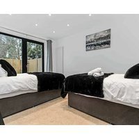 Modern 3 Bedroom Stay Patio East Croydon