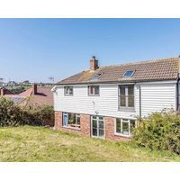 Huge 6 Bedroom House Near Beach Cliffs & Old Town 180 Square Meters