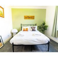 Scottish themed den with free parking close to bus routes and city centre