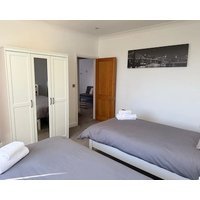 Stunning Sea-facing Flat In Palm Bay Margate – Your Coastal Retreat Awaits!