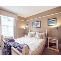 Cosy B&B with Parking Above Café Alf Resco