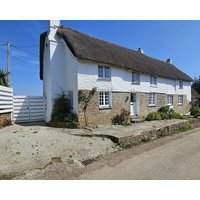 Sophies Cottage - A Cottage That Sleeps 4 Guests In 2 Bedrooms