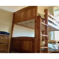 Rustic Apartment With Sea Views And A Short Walk To The Beach.