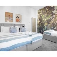 The Family Nest – 3-Bed Apartment with Parking