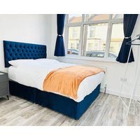 Southsea 5-Bed Seaside Retreat- Sleeps 11 & Garden