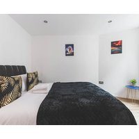 Deluxe Two-Bedroom Vauxhall Apartment