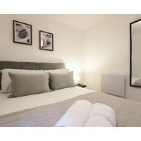 Chic 2 Bed Flat near Central Cardiff