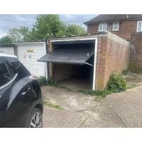 Cosy 2-bed Maisonette with Private Garage in Wembley