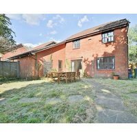 Homely 5 Bed House - 15 Mins to Cardiff City