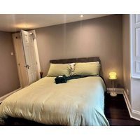 Lovely Quiet Flat Near Centre