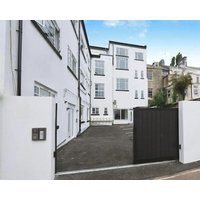 Modern Apartment • Walk To Beach