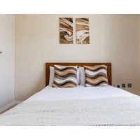 Warm Apartments in Queensway