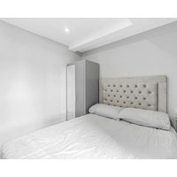 Ensuite Double Godino Hotel by Ilford Station