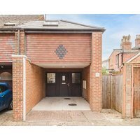 The Nook Cheltenham Town Centre-parking & Garden