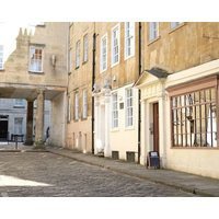 Hidden Loft Apartment - Central Bath