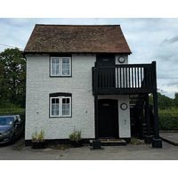 The George & Dragon Pub - The Apartment