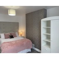 Llandudno Central - Apt 1 - sleeps 6 guests in 3 bedrooms