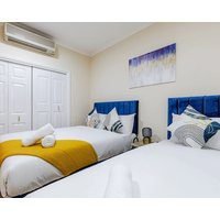 Comfy Apartments in Queensway