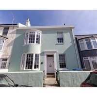 Luxury 2 Bedroom Georgian home garden Beach access 6 guests