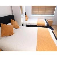 Canary Wharf O2 Excel Apartment with Balcony & Parking