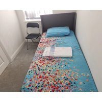 Nuneaton comfortable and neat home for travelling guests a place of relaxation