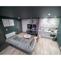 Boutique Studio with Designer Finishes – APT 16