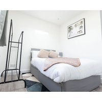 Modern Studio w/private Kitchen Bathroom & Garden