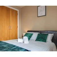 Bright & Spacious 2BR Apt City Centre + Secured Parking