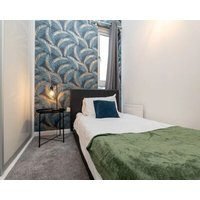 Spacious 3BD Holiday Home | City Centre & Etihad