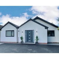 4 Bedroom House Sleeps 8- Hot Tub Pets Parking