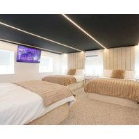 Luxury Blackpool Apartment – Sleeps 14 Parking & Steps from Promenade