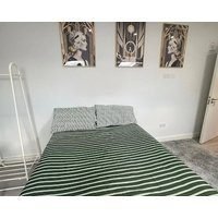 Bright Studio in Thornton Heat