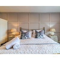 Charming 2-bed city apartment near railway museum