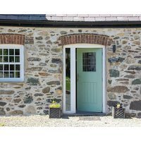 Coach House - sleeps 6 guests in 3 bedrooms