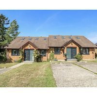 Serenity Family Friendly With A Garden In Freshwater Ref 936743