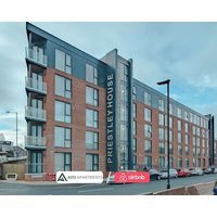 Creative Studio With Rustic Charm – APT 22