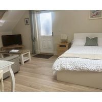 Roe Valley GetawaysnModern Studio with en-suite