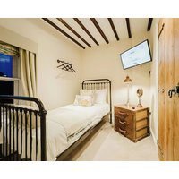 Experience boutique comfort above The Powell pub in Birchington. Stylish en-suite rooms luxury touches and a vibrant pub below—perfect for business