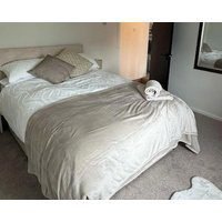 Cottage - Sleeps 4 - Pets Ok - Patio - Parking