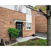 2 Bedroom Home with Garden and Free Parking